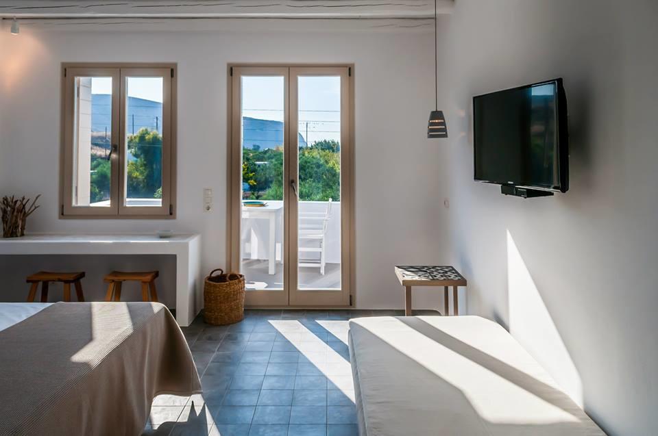 Milia Gi Suites Pollonia Bagian luar foto