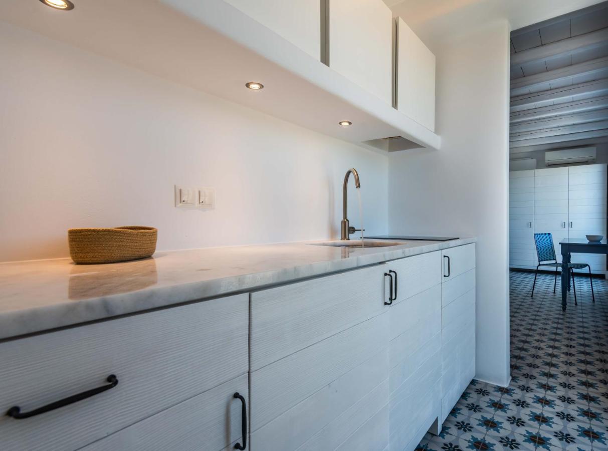 Milia Gi Suites Pollonia Bagian luar foto