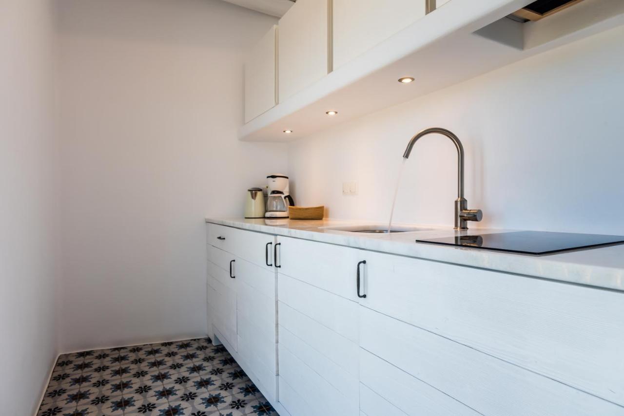 Milia Gi Suites Pollonia Bagian luar foto