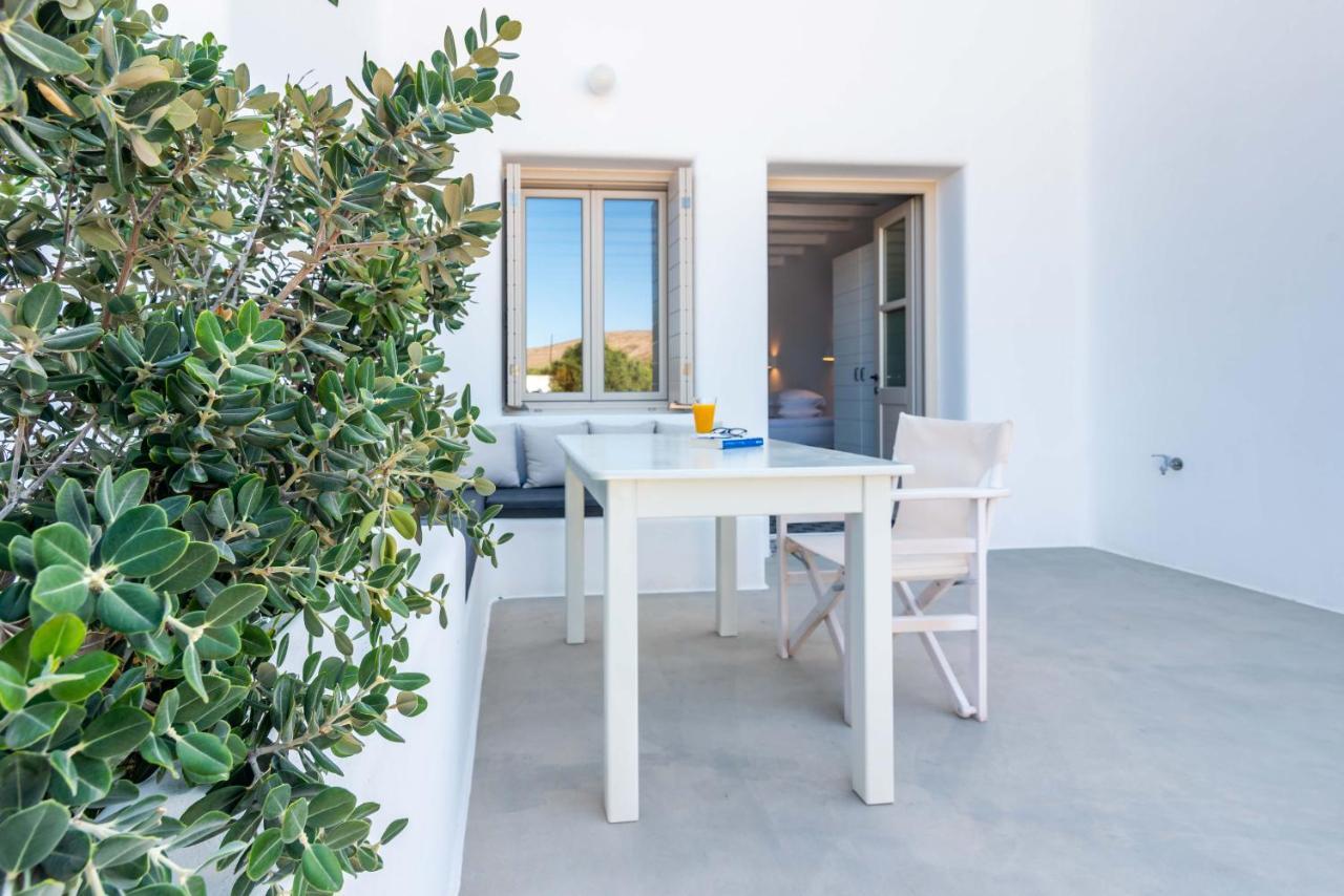 Milia Gi Suites Pollonia Bagian luar foto