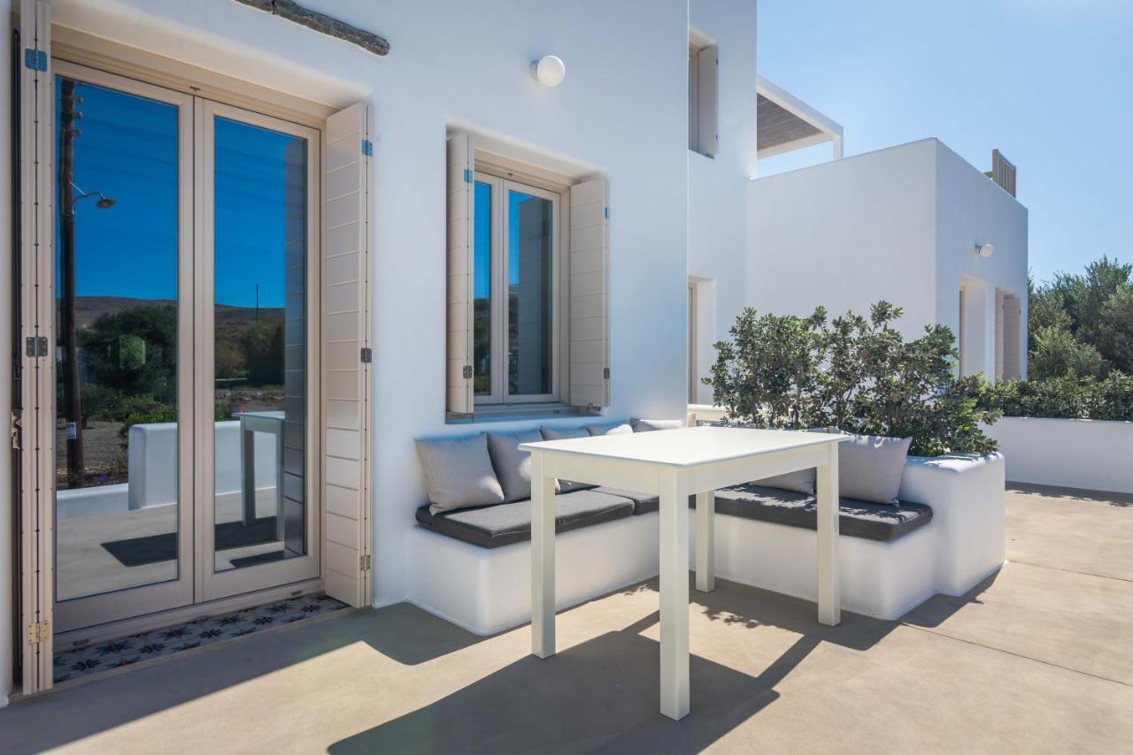 Milia Gi Suites Pollonia Bagian luar foto