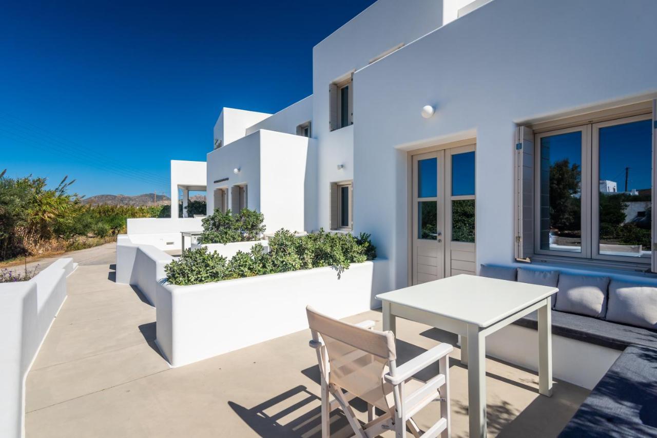 Milia Gi Suites Pollonia Bagian luar foto