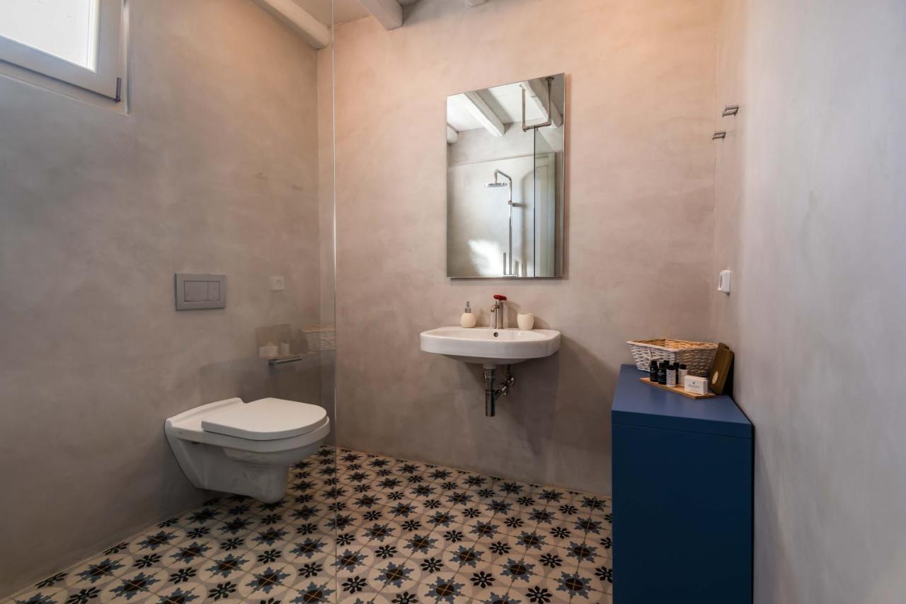 Milia Gi Suites Pollonia Bagian luar foto